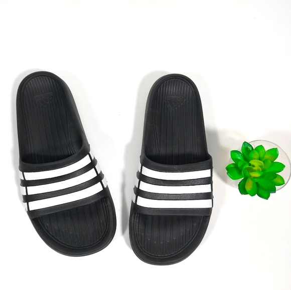 adidas slides true to size